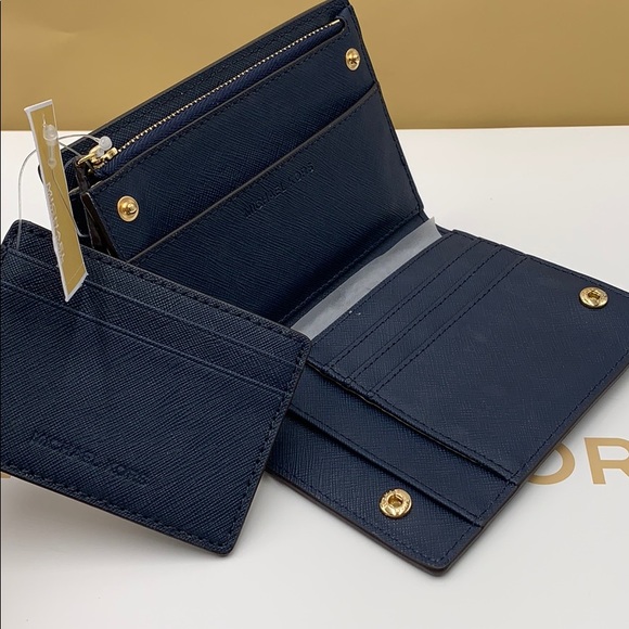 MICHAEL KORS JET SET TRAVEL MD CARRYALL W CRDCSE - Picture 10 of 16